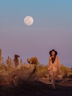 Este año @travelvideoblogger (Iosu), organizador del evento, no estará solo sobre el escenario presentando el evento. Tenemos el enorme orgullo de anunciar que la creadora de contenido mexicana @marieldeviaje co presentará BIRRATOUR 2026.
Mariel Galán es periodista y creadora de contenido, con más de dos décadas recorriendo el mundo, contando historias, abriendo rutas y poniendo el nombre de México muy en alto.
Y por si eso fuera poco… recientemente fue reconocida con el Ángel del Turismo como Mejor Generadora de Contenido del Año en México, y este año también formó parte de la lista de los 50 Líderes del Turismo Español de Forbes.
¿Le damos un primer aplauso virtual? 👏🔥🇲🇽
#creadoresdecontenido #influencers #fitur2026