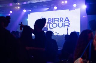 ¡Gracias, gracias, gracias 😄! 
 
Todo el equipo de #HeymondoBirratour estamos muy felices. Todavía de resaca, física y emocional. No deja de sorprendernos el entusiasmo de esta comunidad después de 13 ediciones en las que nos ha pasado de todo.
 
Como equipo, solo podemos decir gracias.
 
Gracias por creer, por participar, por sumar desde el respeto, la creatividad y las ganas de hacer comunidad.
 
Gracias por demostrar que los creadores de contenido no solo contamos destinos: inspiramos decisiones, despertamos sueños y conectamos personas.
 
Nada de esto tendría sentido sin ti.
 
Pero... no desconectes, porque esta próxima semana tenemos grandes sorpresas que desvelar. De momento tienes el viaje de @sivola.es a Islandia en juego. 

#birratour #creadoresdecontenido #influencers