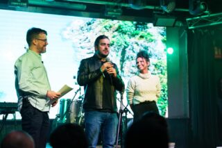 Este año contamos con @descubrapernambuco como destino internacional. ¡Uma delícia! 

Ubicado en el noreste de #Brasil, cuenta con playas paradisíacas que se extienden a lo largo de la costa noreste del país, ciudades históricas y con una riqueza natural, cultural y gastronómica realmente sorprendente.

En el evento contamos con la presencia de gran parte del equipo del destino, incluyendo en el escenario a Eduardo Loyo, presidente de EMPETUR y Evelin Augusta, ejecutiva de Marketing.

Todavía tenemos pendiente anunciar el resto de ganadores que vais a viajar este 2026 a Pernambuco. ¡Ya casi! 

#HeymondoBirratour #Pernambuco #creadoresdecontenido