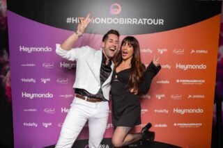 Pero qué estilo se gastan nuestros queridísimos creadores de contenido en el photocall de #HeymondoBirratour 😎😎

Lo que no falta es ACTITUD 😃

Lo que nos falta son etiquetas para taggear a tod@s. Arriba esa mano en comentarios para saber quién es quién ☝️

#Birratour #creadoresdecontenido #influencers