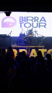 Edición 13. #HeymondoBirratour
Más de 400 creadores de contenido y 100 invitados. 🔥

Después de 13 años, sigue pasando lo mismo: nos miramos y pensamos “lo hemos vuelto a lograr”.

Y no porque sea fácil, sino porque hay algo enorme detrás: una comunidad que cree en el poder de viajar… y en la forma de contarlo. 🤍

Gracias de corazón a las marcas y destinos que habéis apostado por este proyecto y por el segmento de creadores de viajes en habla hispana. Vuestro apoyo no es solo patrocinio: es confianza, impulso y visión para que esta industria siga creciendo con contenido honesto, inspirador y con impacto real en la decisión de viajar.

Y a vosotros, creadores: gracias por venir con esa energía, por sumar, por compartir, por curraros cada historia y por demostrar que cuando una comunidad se junta, pasan cosas grandes.

Este resumen es solo una parte: lo mejor fue lo que no cabe en un vídeo. 🍻✈️

🔝 @heymondoes
🌎🇧🇷 @descubrapernambuco
🚗 @uber_es
🩶 @civitatis @holafly_es @visitagijon @sivola.es
🥉 @ahchihuahua @atrapaloes @sienteteruel @gredosmn @schooloftraveljournalism
🏅 @lonelyplanet_es @travelbloggers.club

Seguiremos trabajando para volver a vernos en enero de 2027.
¿Cuál fue tu momento favorito? 👇

#Birratour #creadoresdecontenido #influencers